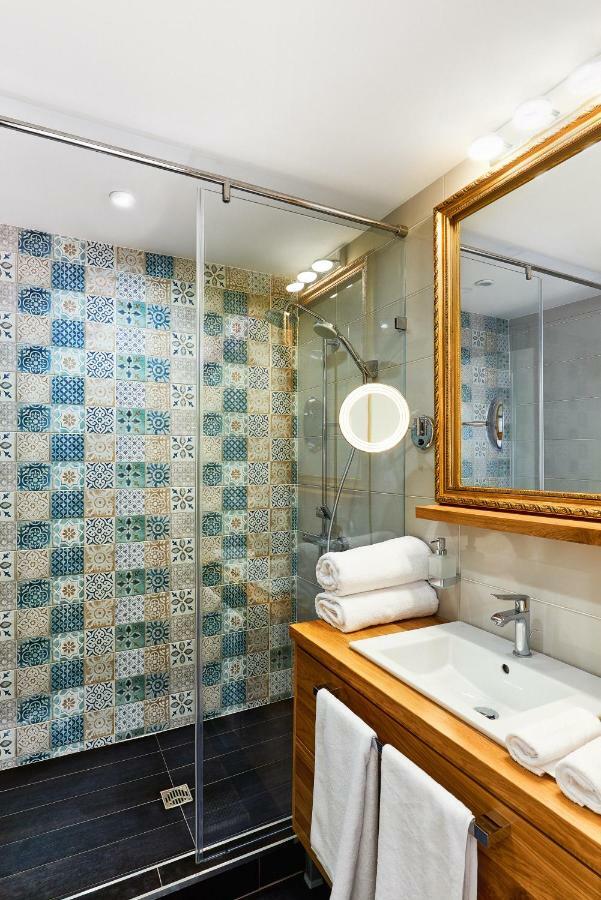 Stylish And High-End Designer Apartments In City Center София Экстерьер фото