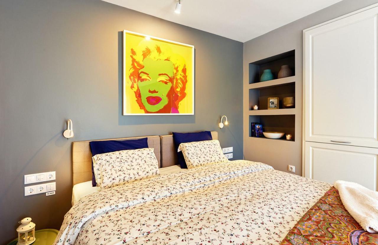 Stylish And High-End Designer Apartments In City Center София Экстерьер фото